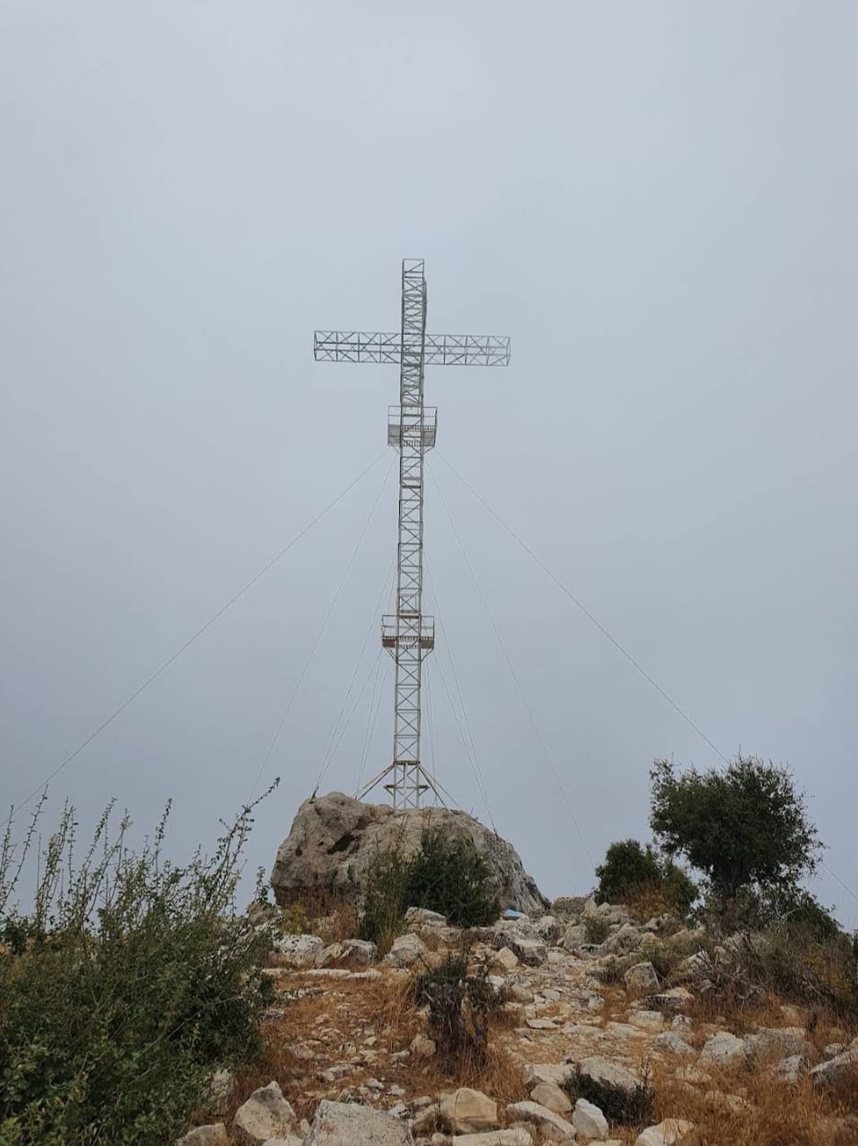 hosen cross